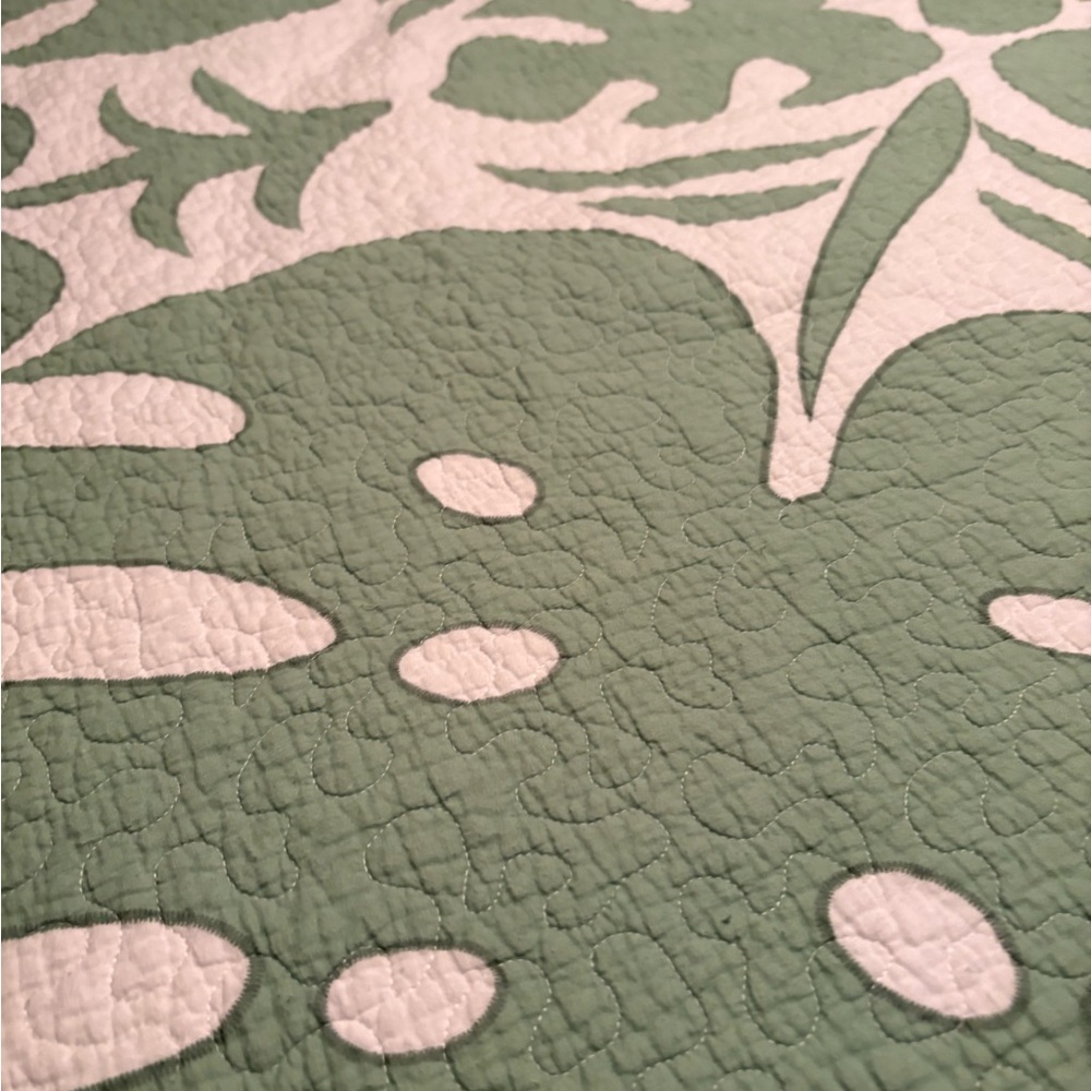 Tommy Bahama Green and White Tropical Quilt - Picture 2 of 6
